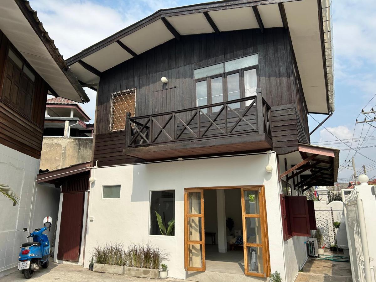 Cozy Villa In Chiangmai Old Town 치앙마이 외부 사진